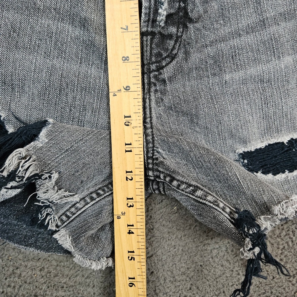 AllSaints Carson Boyfit Shorts Gray Distressed Denim Cut‎ Off Womens Size 31 - Picture 3 of 8